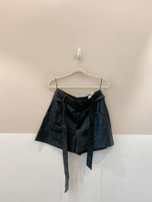 Short couro fake preto Zara M