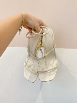 Sandália off white Ferragamo 37