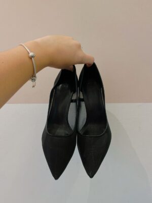 Scarpin preto tela Femme 37