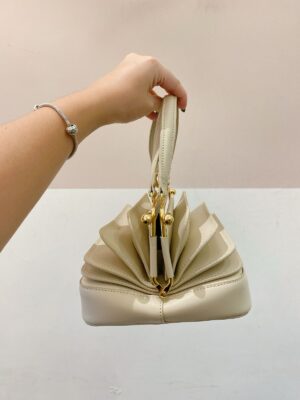 Bolsa bege sanfonada Lala Rossi