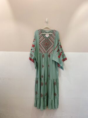 Vestido midi verde bordado We Oui M