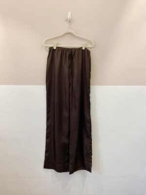 Calça acetinada marrom Renner P