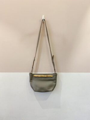 Bolsa couro cinza bambu Glorinha Paranaguá