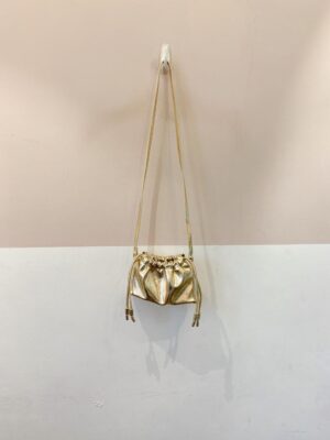 Bolsa tiracolo metálica dourada C&A