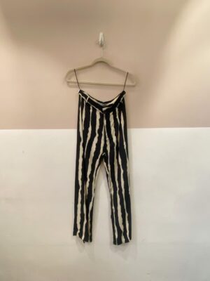 Calça estampada p&b Zara P