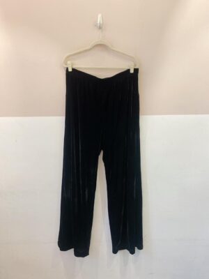 Calça veludo preta Missinclof + Riachuelo GG