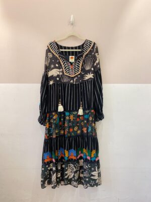 Vestido midi amplo preto estampado Farm Global P