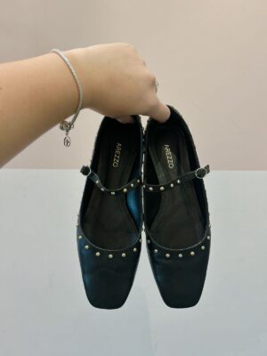 Sapatilha preta tachas Arezzo 35
