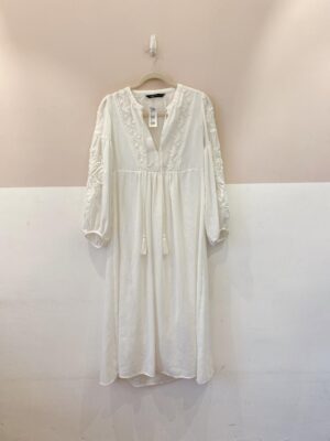 Vestido midi branco bordados Zara M