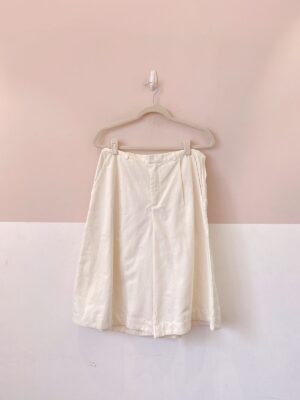 Bermuda off white Loja 3