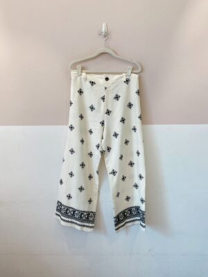 Calça branca bordada Zara M