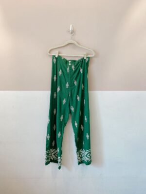 Calça verde bordada Zara M