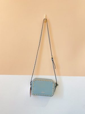 Bolsa tiracolo azul tachas Valentino