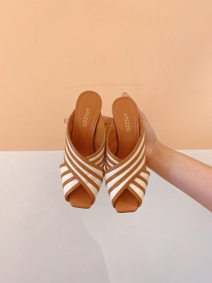 Salto off e marrom Arezzo 34