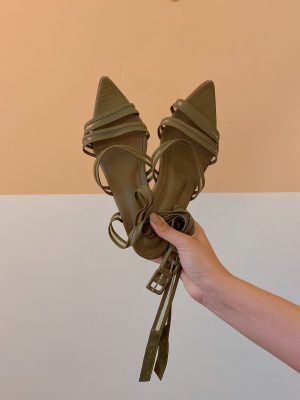 Sandalia verde tela Manolita 38