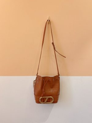 Bolsa couro marrom fivela Schutz