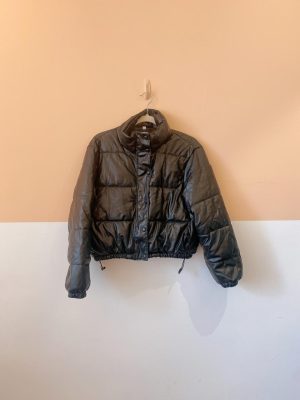 Jaqueta preta puffer PP