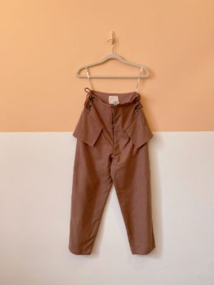 Calça marrom corda lateral Paula Raia 34