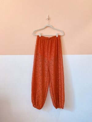 Calça laranja renda Renner P