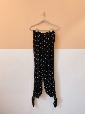 Calça preta detalhes Abrand 38