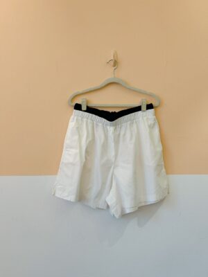 Short off cós preto C&A M