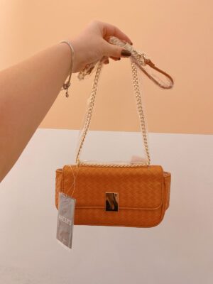 Bolsa laranja textura Arezzo