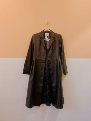 Trench coat preto couro Olivee PP