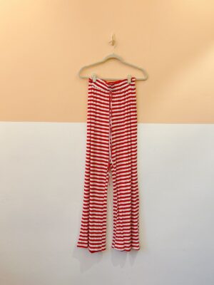 Calça canelada listrada vermelha 40